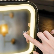 Cargar imagen en el visor de la galería, Organizador de maquillaje portátil con espejo LED

